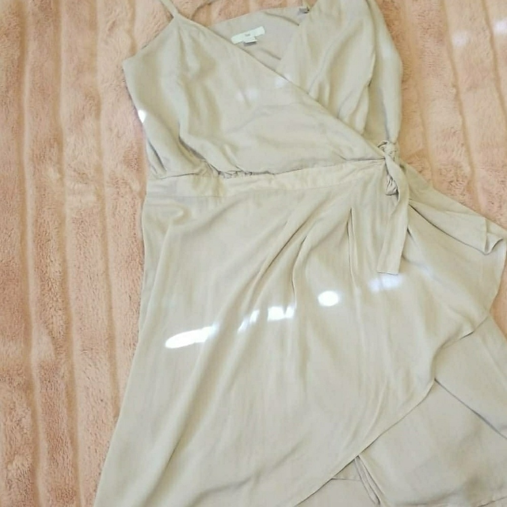 Gap Cream spaghetti strap knee length dress